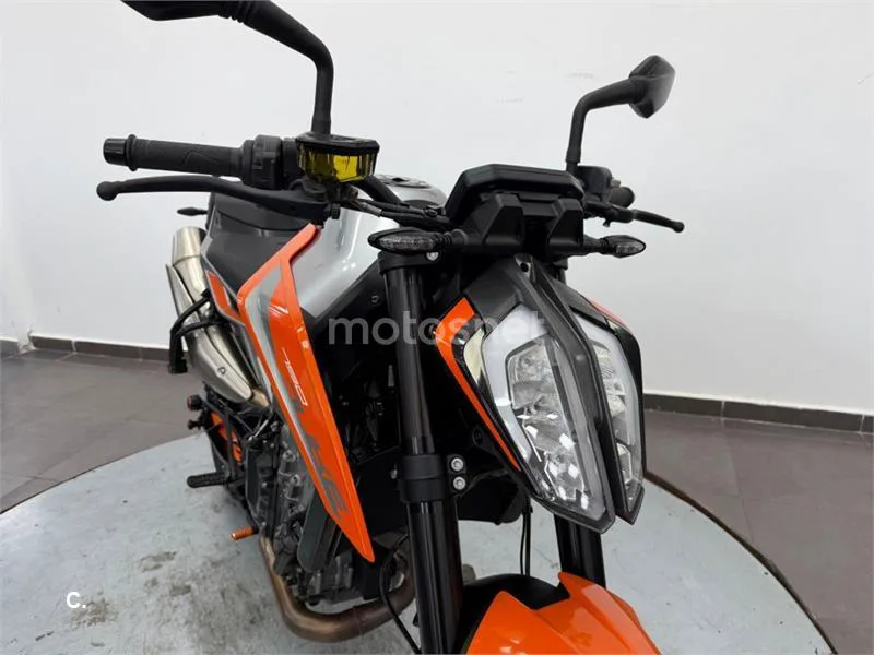 KTM 790 – Vista 22