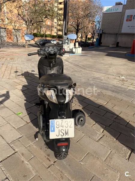 Piaggio Beverly 300 – Vista 2