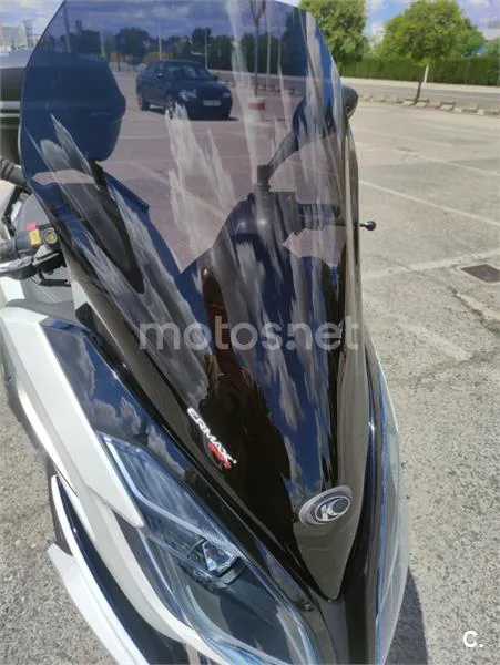 Kymco K-XCT 125i – Vista 3