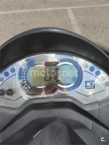 Kymco K-XCT 125i – Vista 4