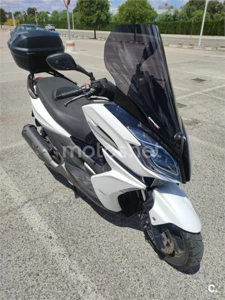 Kymco K-XCT 125i – Vista 5