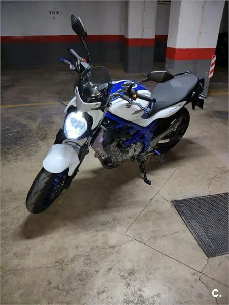 Suzuki SFV 650 Gladius – Vista 3