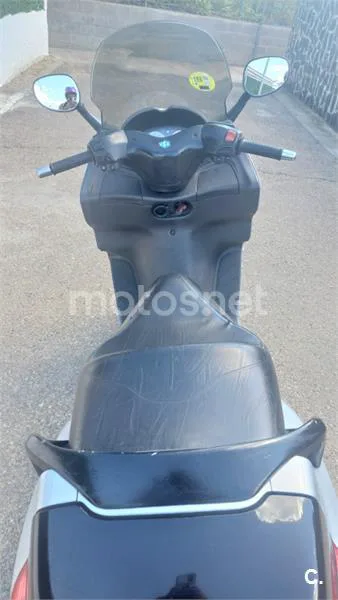 Piaggio X8 125 – Vista 3