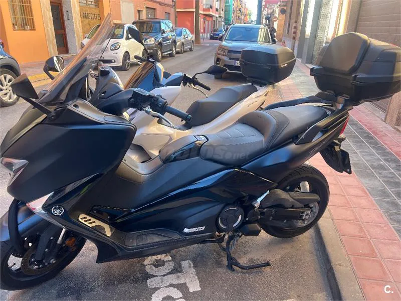 Yamaha TMAX – Vista 2