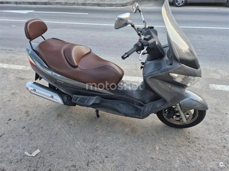 Suzuki Burgman 125 – Vista 4
