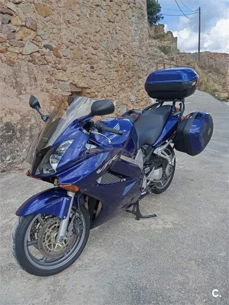 Honda VFR 800 FI – Vista 2
