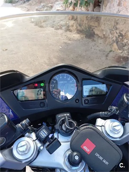 Honda VFR 800 FI – Vista 3