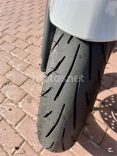 Yamaha XJ6 N Diversion – Vista 3