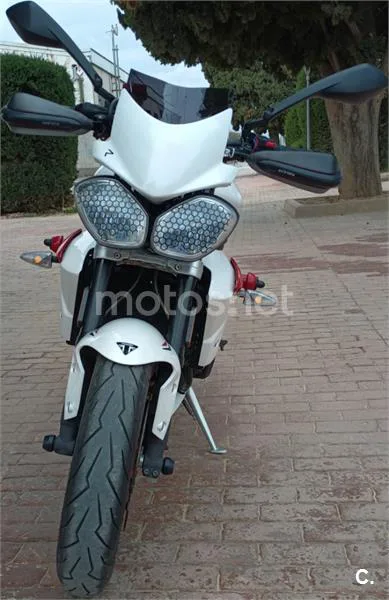 Triumph Street Triple R - Vista 4