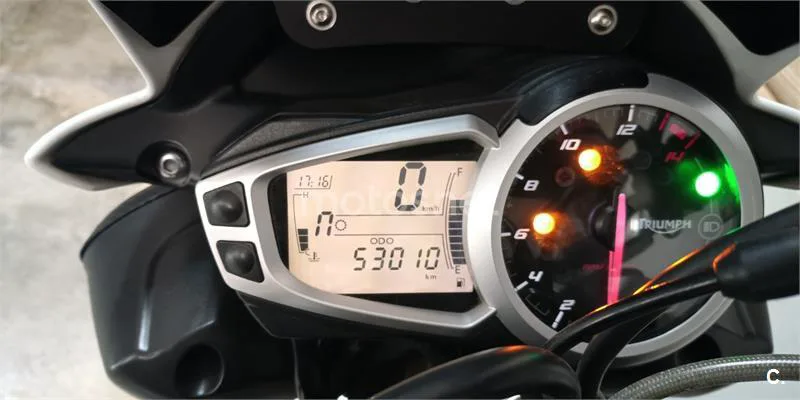 Triumph Street Triple R - Vista 7