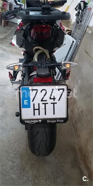 Triumph Street Triple R - Vista 8
