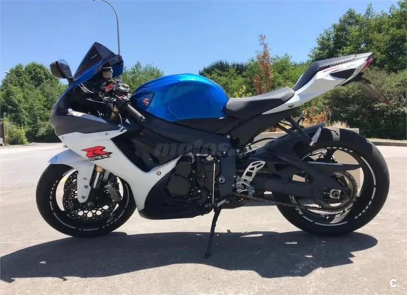 Suzuki GSX-R750 – Vista 3