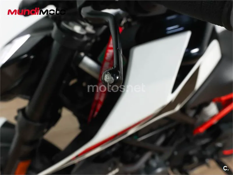 KTM 125 – Vista 20