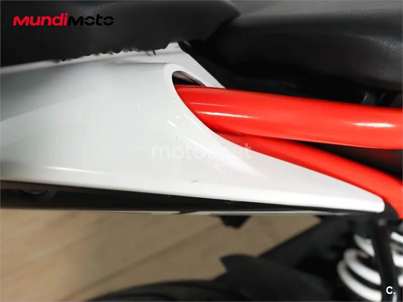 KTM 125 – Vista 29