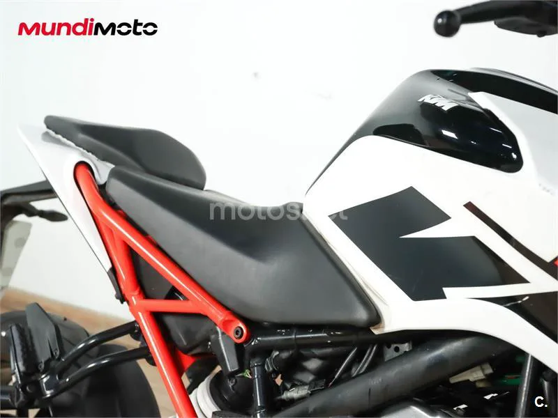 KTM 125 – Vista 31