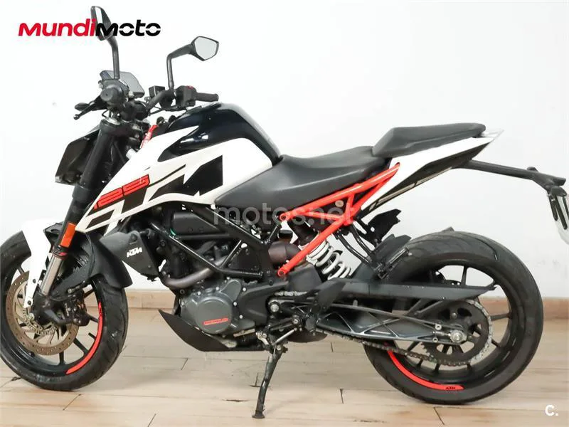KTM 125 – Vista 6
