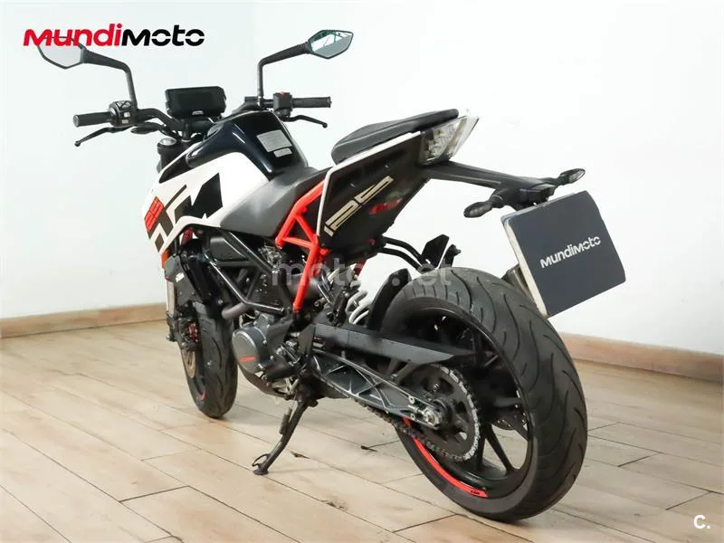 KTM 125 – Vista 8