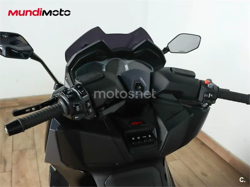 Kymco AK 550 – Vista 11