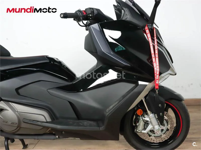 Kymco AK 550 – Vista 14