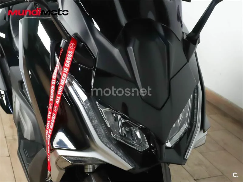 Kymco AK 550 – Vista 5