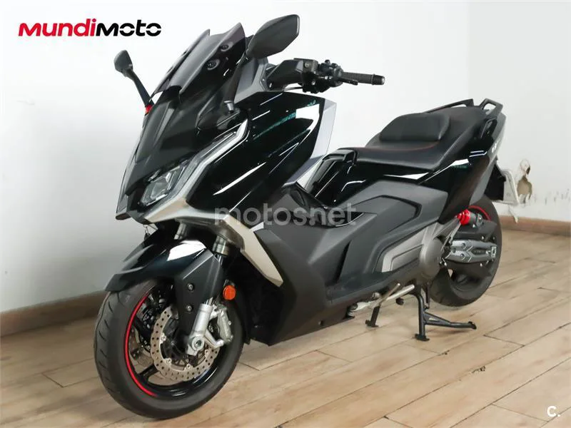 Kymco AK 550 – Vista 7