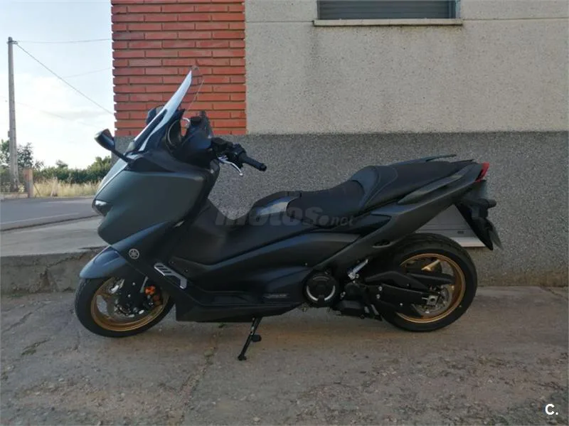 Yamaha TMAX 560 – Vista 3