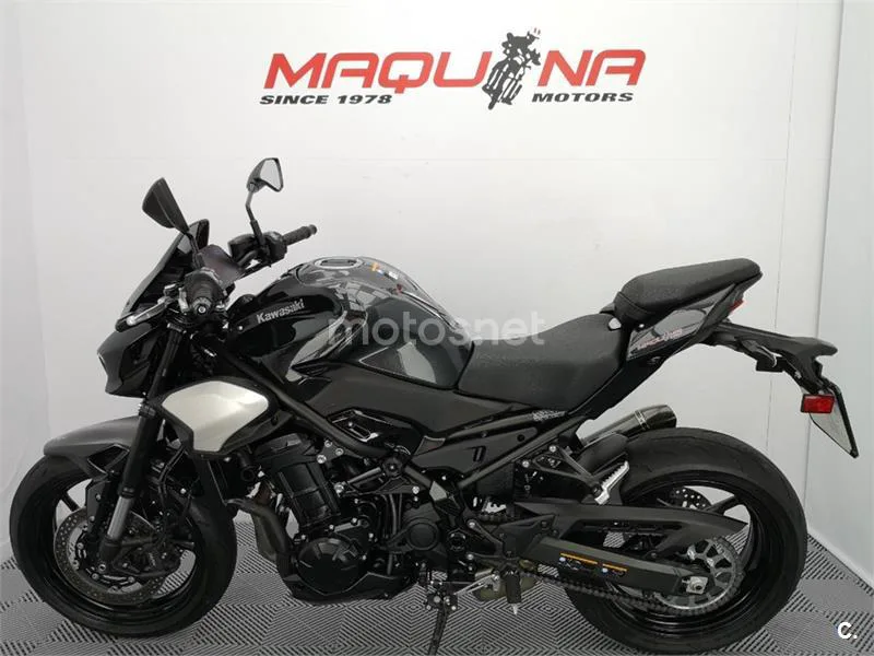 Kawasaki Z900 – Vista 13