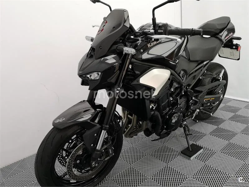 Kawasaki Z900 – Vista 14