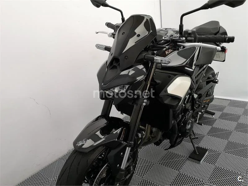 Kawasaki Z900 – Vista 15