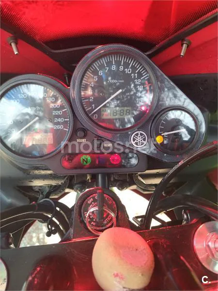 Yamaha FZS600 Fazer – Vista 5