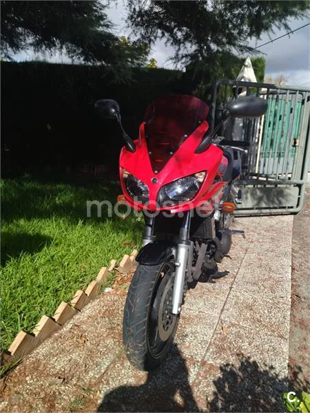 Yamaha FZS600 Fazer – Vista 7