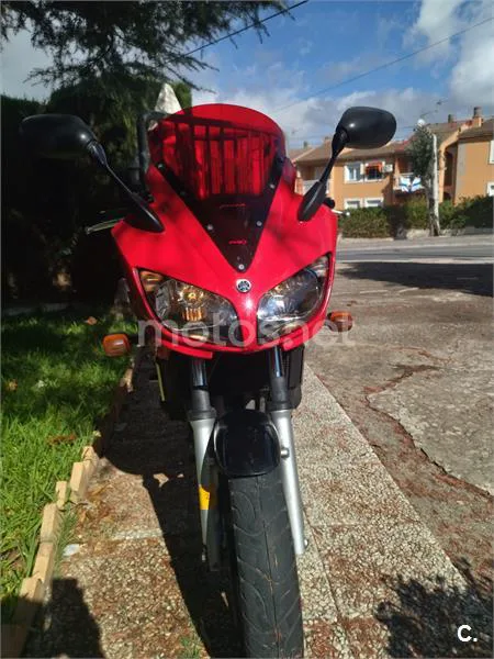 Yamaha FZS600 Fazer – Vista 8