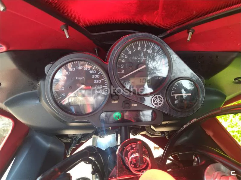 Yamaha FZS600 Fazer – Vista 9