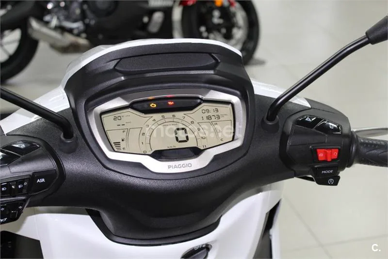 Piaggio Beverly – Vista 6