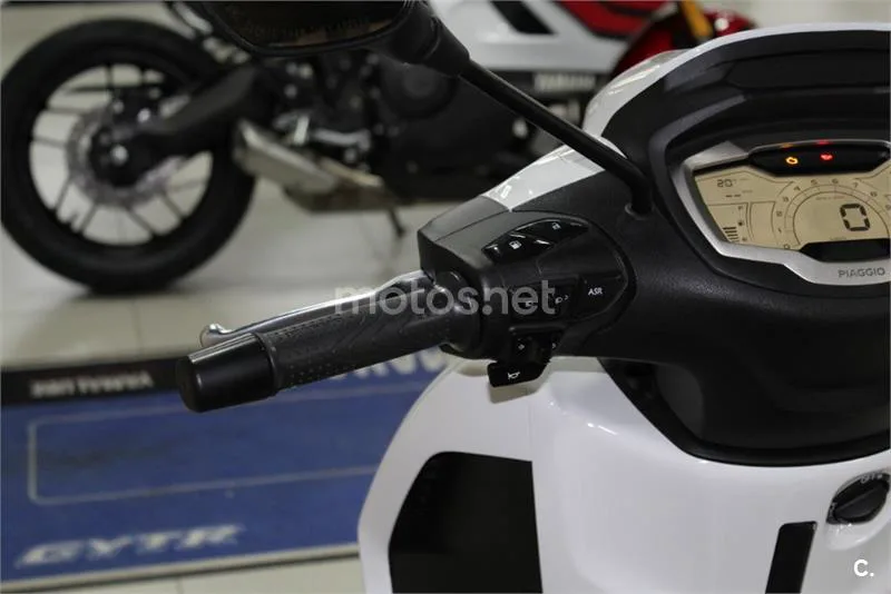 Piaggio Beverly – Vista 7