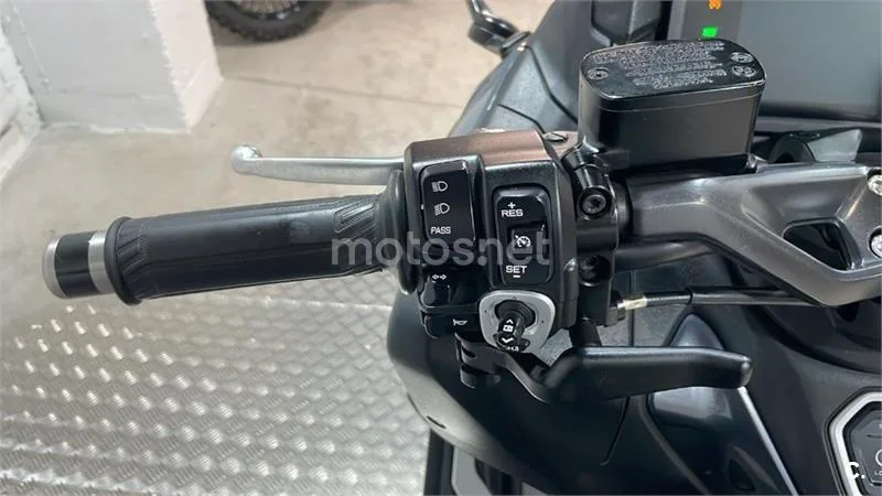 Yamaha TMAX – Vista 10