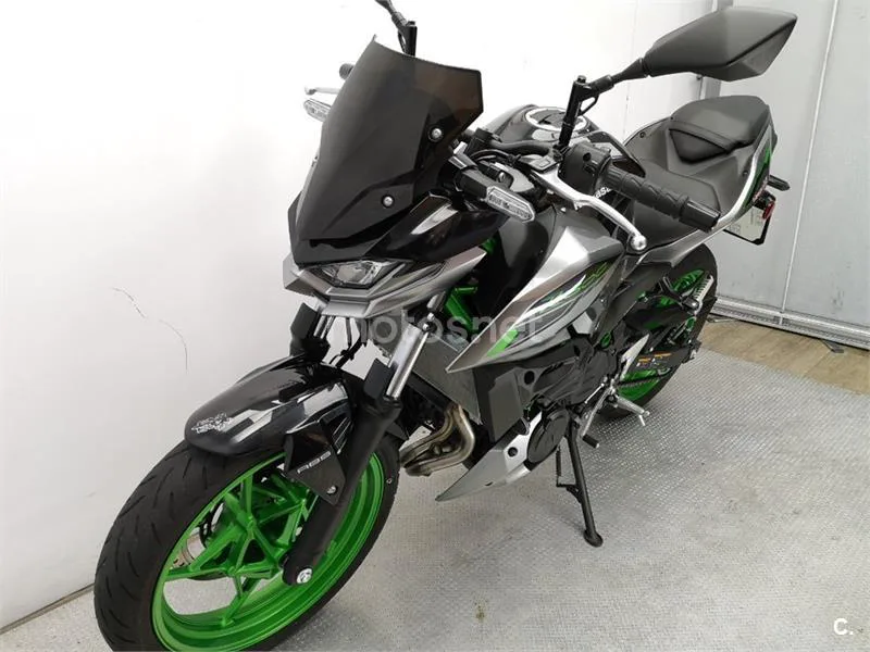 Kawasaki Z500 – Vista 17