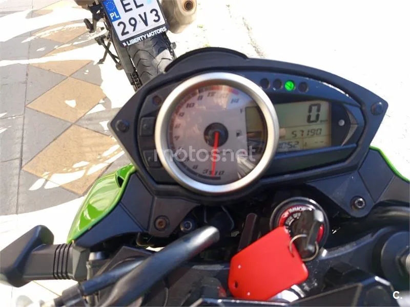 Kawasaki Z750 – Vista 4