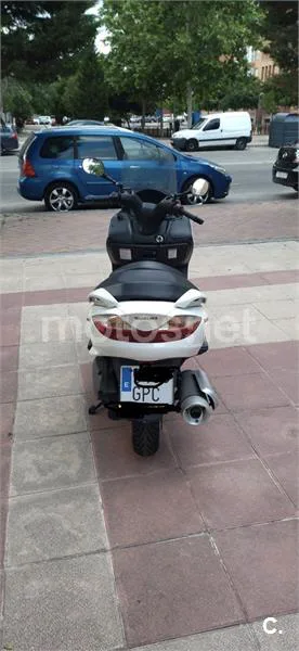 Suzuki Burgman 125 - Vista 12