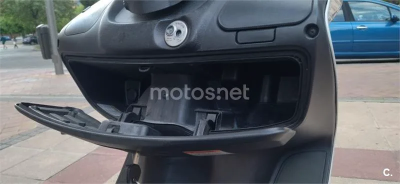 Suzuki Burgman 125 - Vista 10