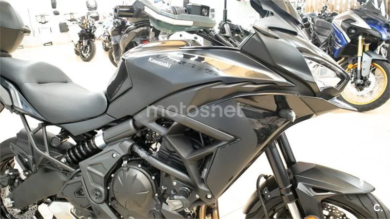 Kawasaki Versys – Vista 15