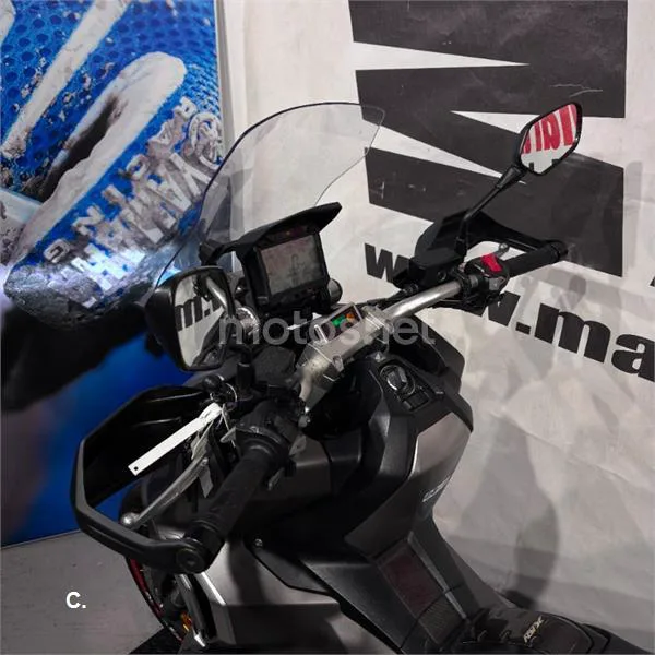 Honda X-ADV – Vista 13