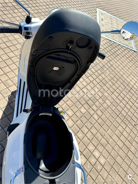 Vespa Primavera – Vista 12