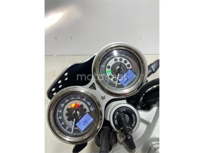 Triumph Speed Twin 1200 – Vista 7