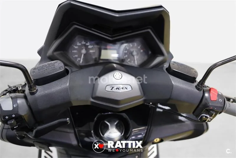 Yamaha TMAX 530 – Vista 8