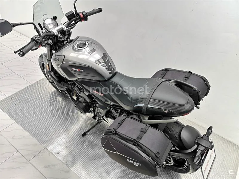 Triumph Trident 660 – Vista 19