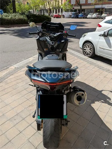 Yamaha TMAX – Vista 2