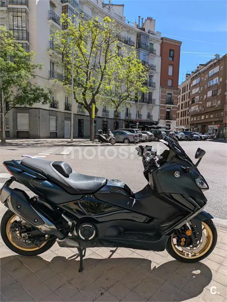 Yamaha TMAX – Vista 4