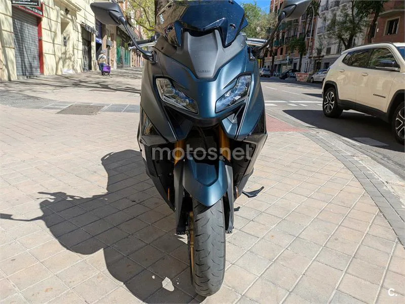 Yamaha TMAX – Vista 5