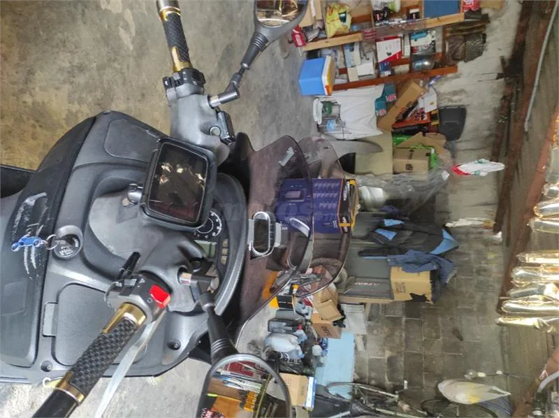 Suzuki Burgman 125 – Vista 4